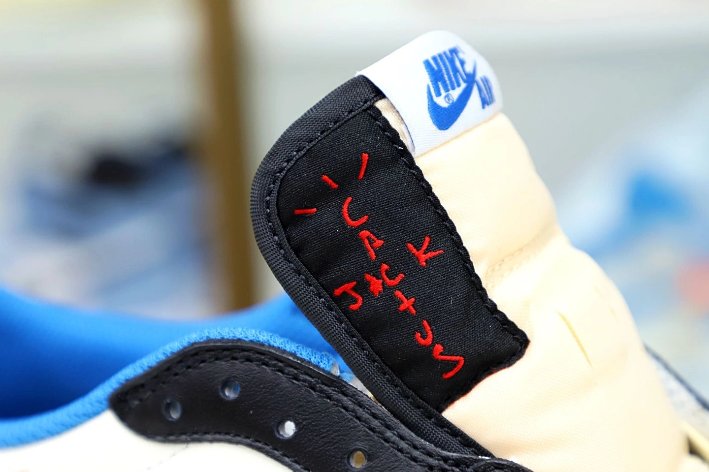 FRAGMENT TRAVIS X LOW JORDAN 1 SCOTT X AIR DESIGN 1210